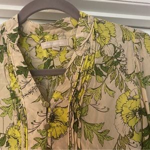 Banana Republic XS Petite Tan 3/4 Sleeved Blouse